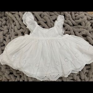Eyelet top, excellent condition